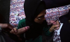 Arab Hottie Got Two Cocks In Her Mouth For A Free Room