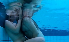 Real couples have real underwater sex in public pools