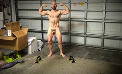 Fit Muscle Daddy Cums Handsfree on Big Cock