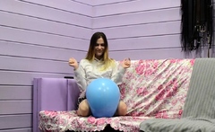 (ManyVids) MistressPriest - Balloon is fun