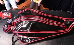 Amateur CDin latex dildoing