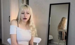 Amateur sweet blonde babe sucking cock