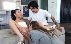 Sex education at home with Stepmom Aria