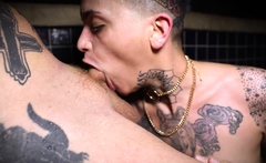 Amateur close up blowjob and facial