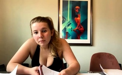 Amateur webcam girl masturbate big dildo