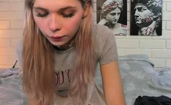 Amateur Webcam Teen Flashes Masturbates